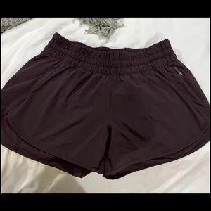 Tracker short dark purple size 8
